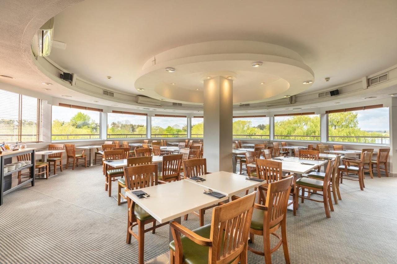 Holiday Inn Basildon By Ihg Экстерьер фото