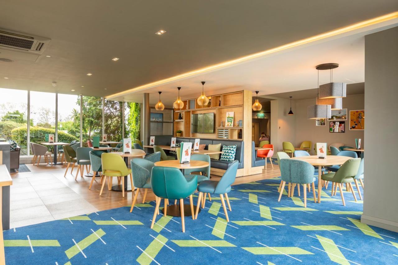 Holiday Inn Basildon By Ihg Экстерьер фото