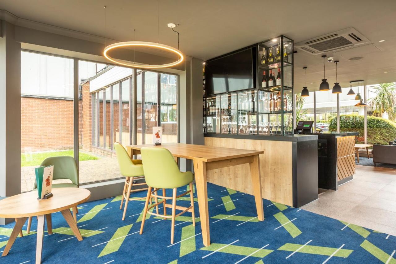 Holiday Inn Basildon By Ihg Экстерьер фото