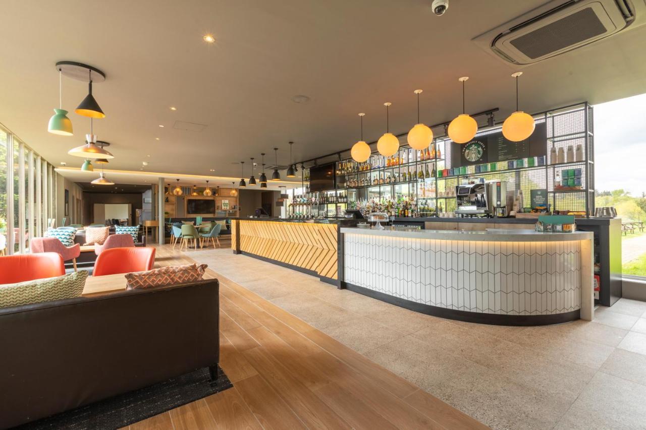 Holiday Inn Basildon By Ihg Экстерьер фото