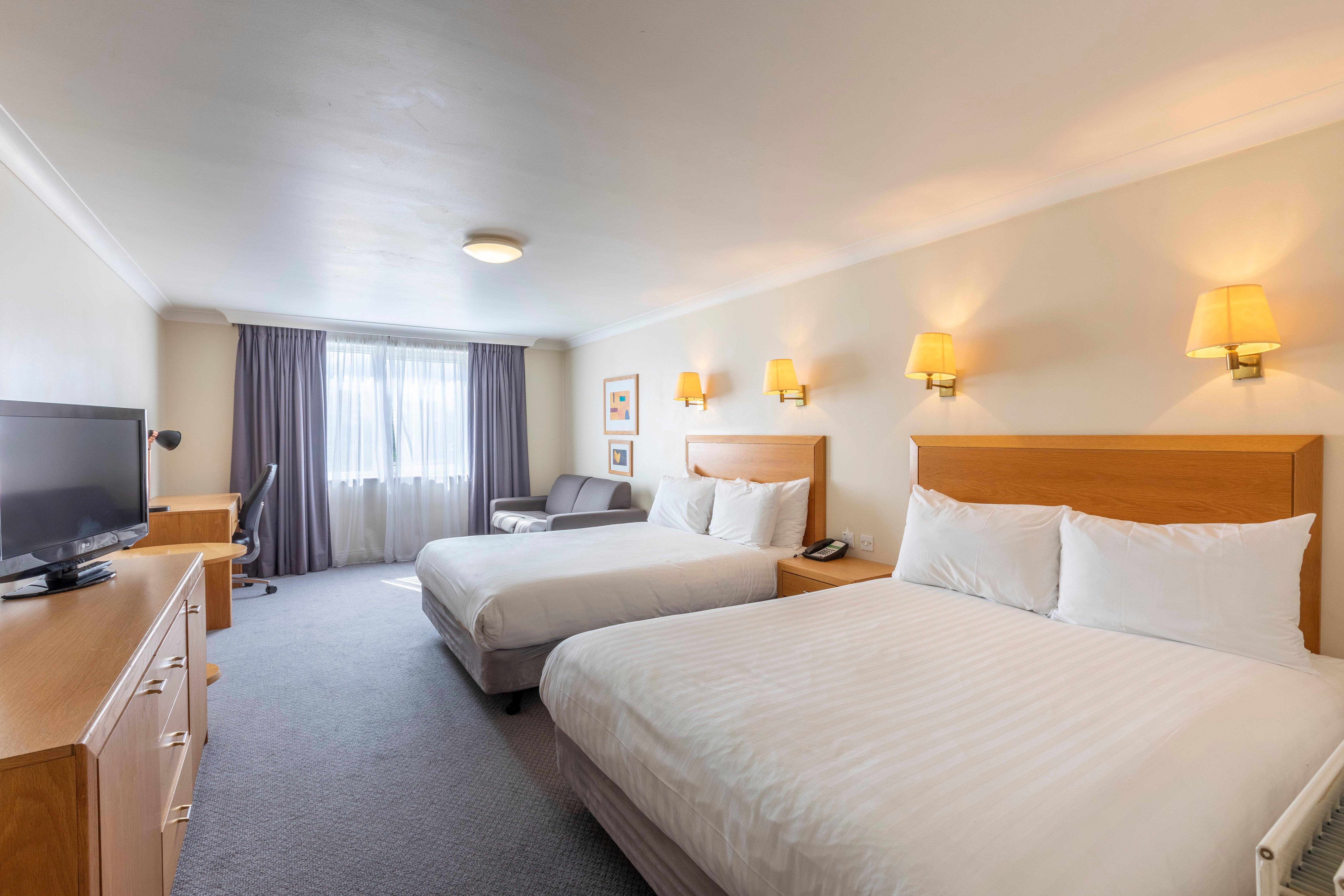 Holiday Inn Basildon By Ihg Экстерьер фото