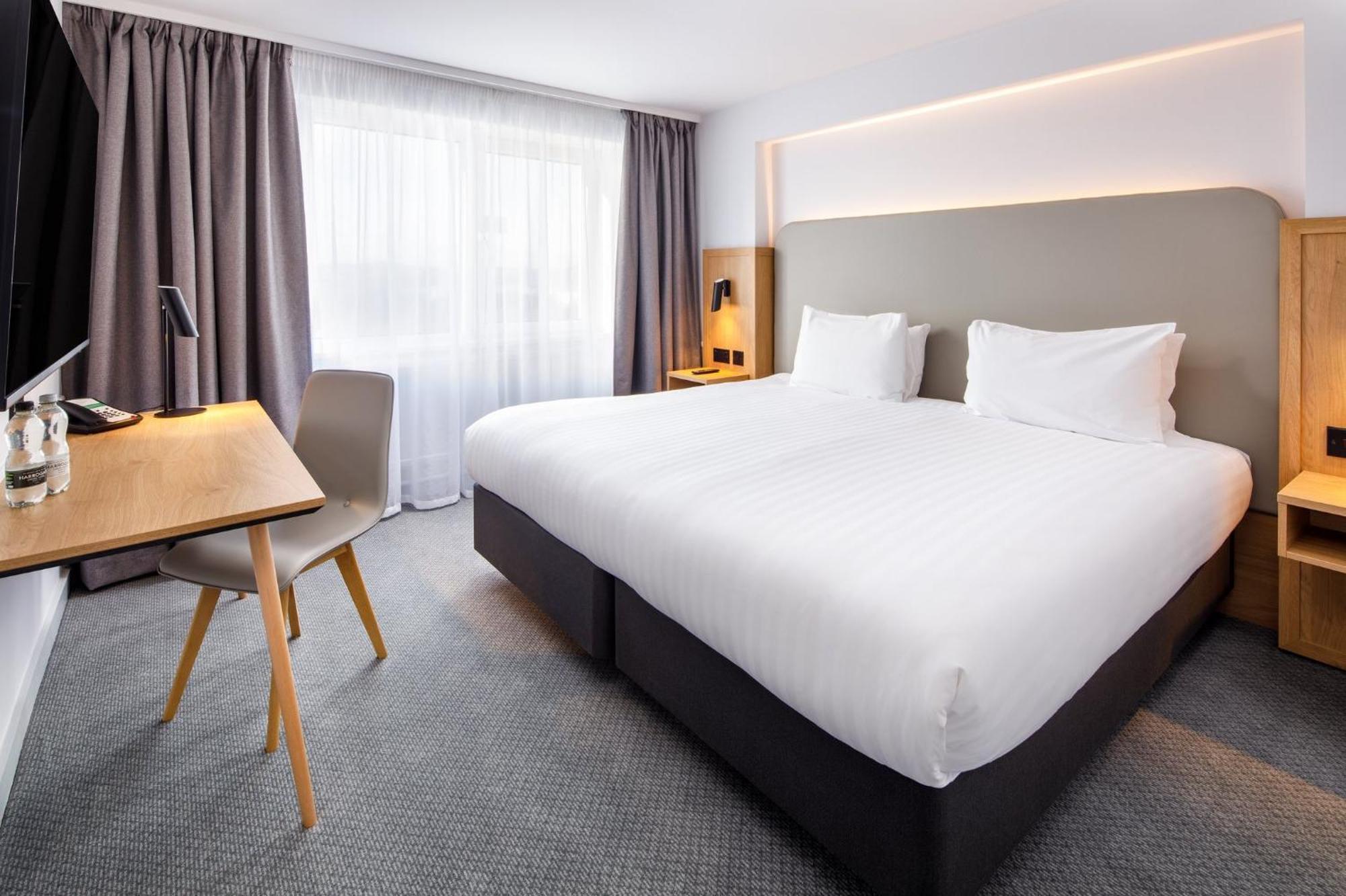 Holiday Inn Basildon By Ihg Экстерьер фото